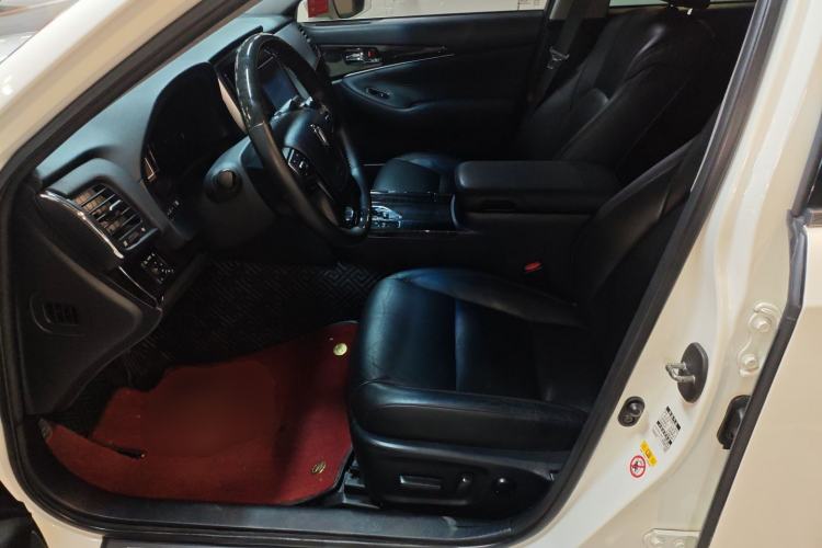 Used Toyota Crown 2015 2.0T Fashion Edition Left Front Seat