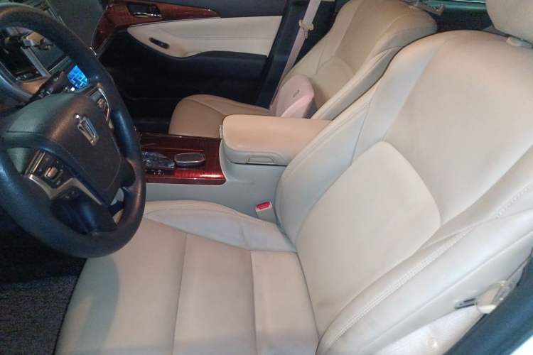 Used Toyota Crown 2015 2.0T Pioneer Edition Left Front Seat