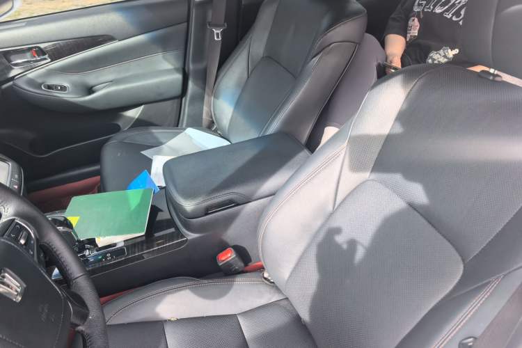 Used Toyota Crown 2015 2.0T Fashion Edition Left Front Seat
