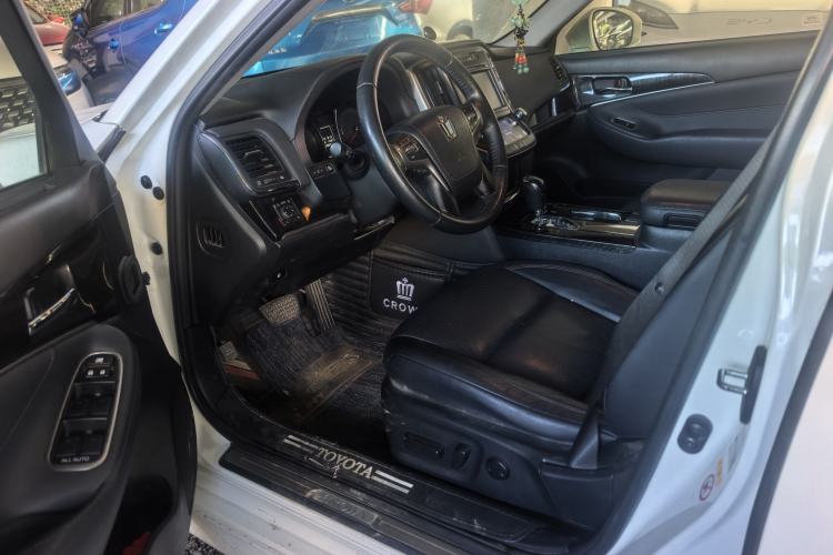 Used Toyota Crown 2015 2.0T Fashion Edition Left Front Seat