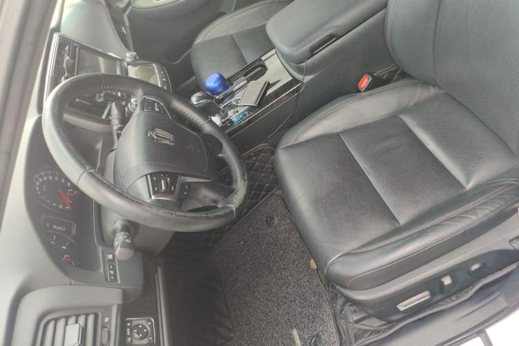 Used Toyota Crown 2015 2.0T Fashion Edition Left Front Seat