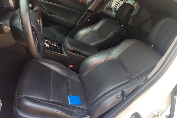 Used Toyota Crown 2015 2.0T Fashion Edition Left Front Seat