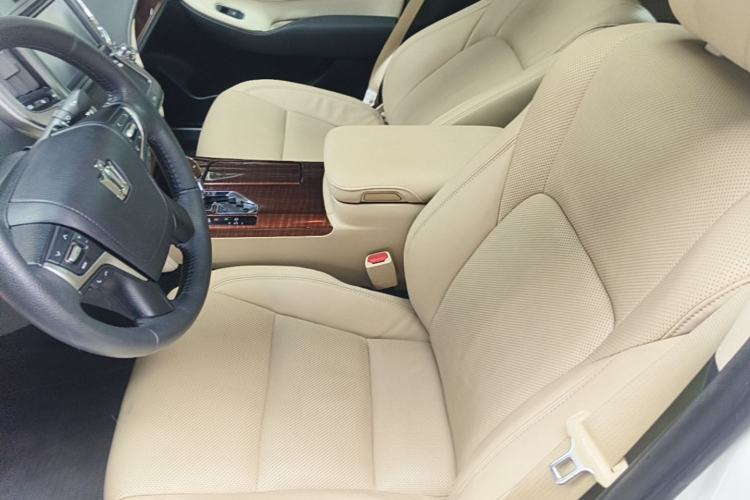 Used Toyota Crown 2015 2.0T Fashion Edition Left Front Seat