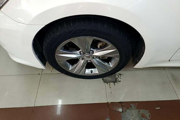 Used Toyota Crown 2015 2.0T Fashion Edition Left Front Wheel Hub