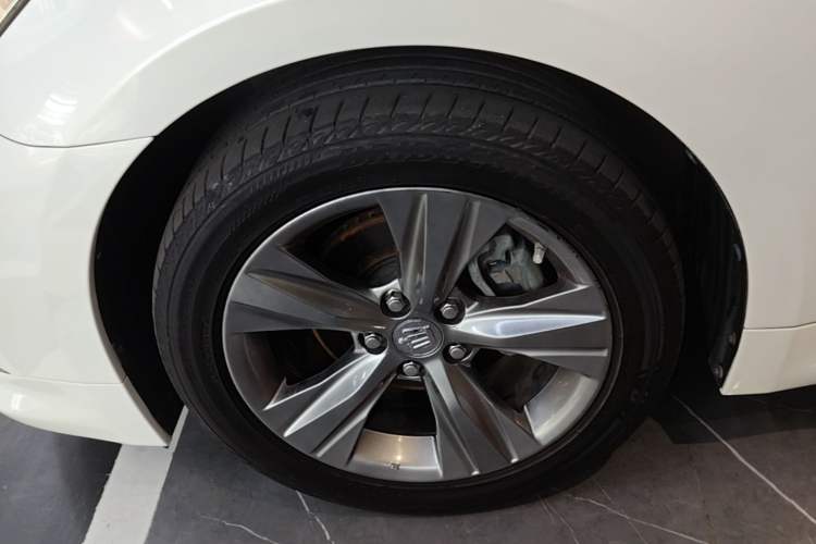 Used Toyota Crown 2015 2.5L Smart Edition Left Front Wheel Hub