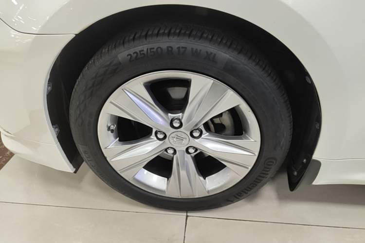 Used Toyota Crown 2015 2.0T Fashion Edition Left Front Wheel Hub