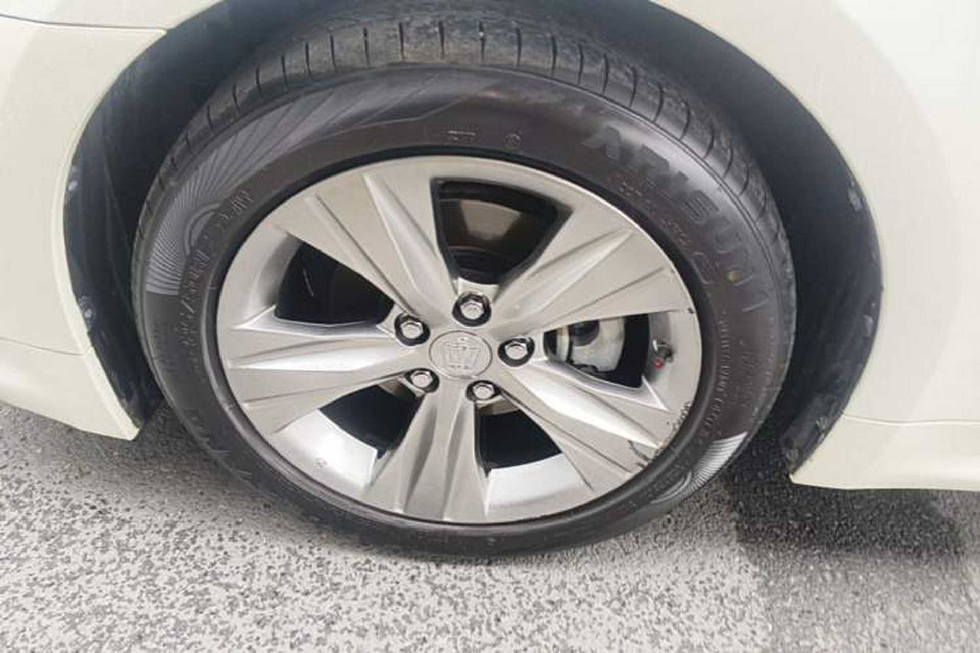 Used Toyota Crown 2015 2.0T Fashion Edition Left Front Wheel Hub