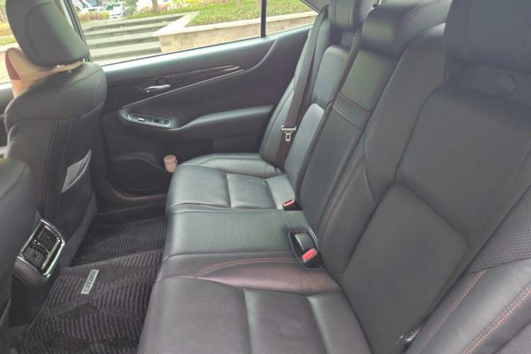 Used Toyota Crown 2015 2.0T Fashion Edition Left Rear Seat