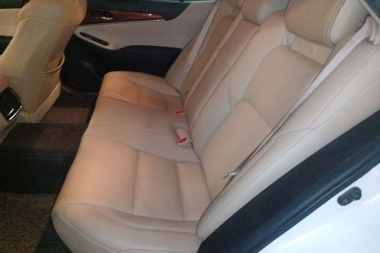 Used Toyota Crown 2015 2.0T Pioneer Edition Left Rear Seat