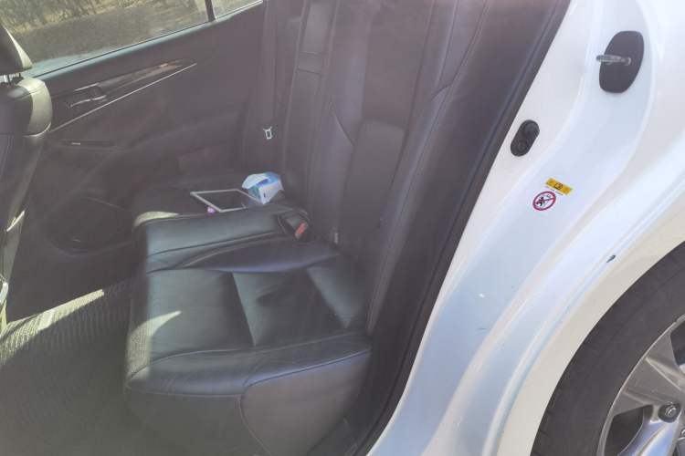 Used Toyota Crown 2015 2.0T Fashion Edition Left Rear Seat