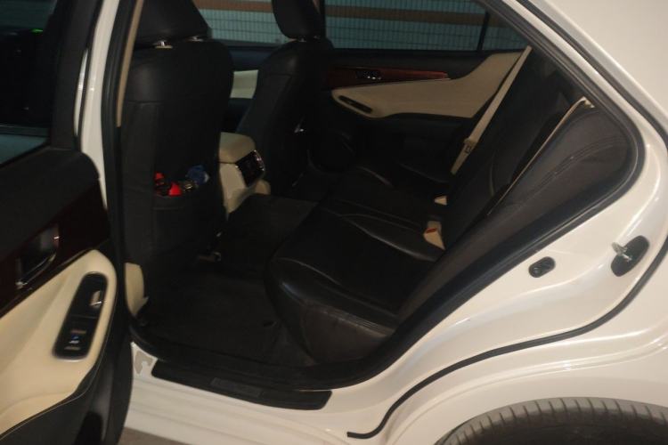 Used Toyota Crown 2015 2.0T Pioneer Edition Left Rear Seat