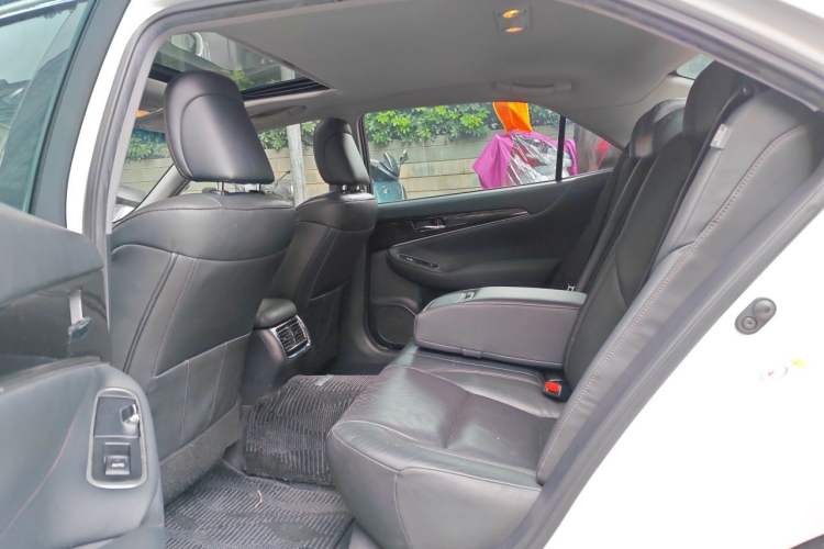 Used Toyota Crown 2015 2.0T Fashion Edition Left Rear Seat