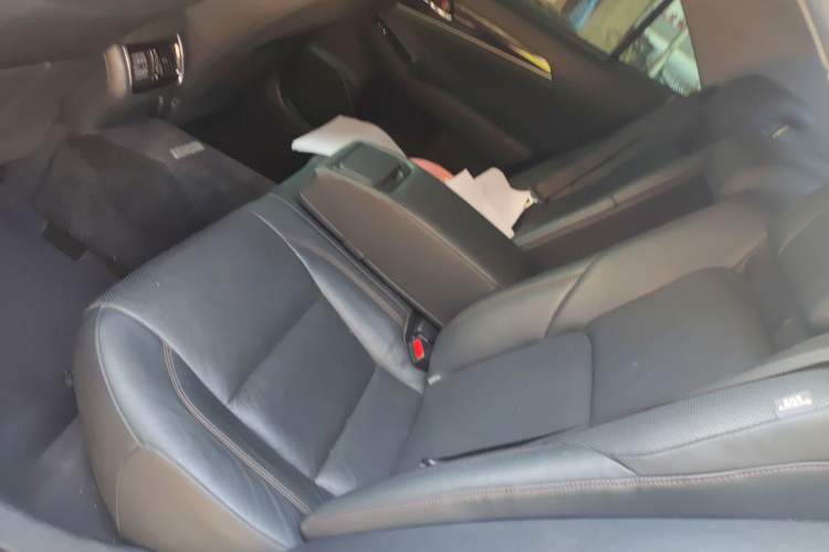 Used Toyota Crown 2015 2.0T Fashion Edition Left Rear Seat