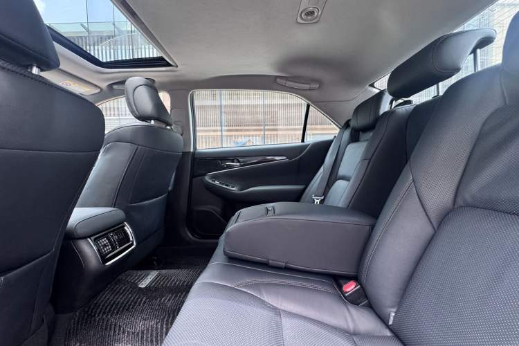 Used Toyota Crown 2015 2.5L Smart Edition Left Rear Seat