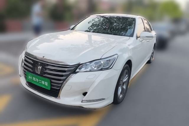 Ojetý Toyota Crown 2015 2.5L Standard Edition