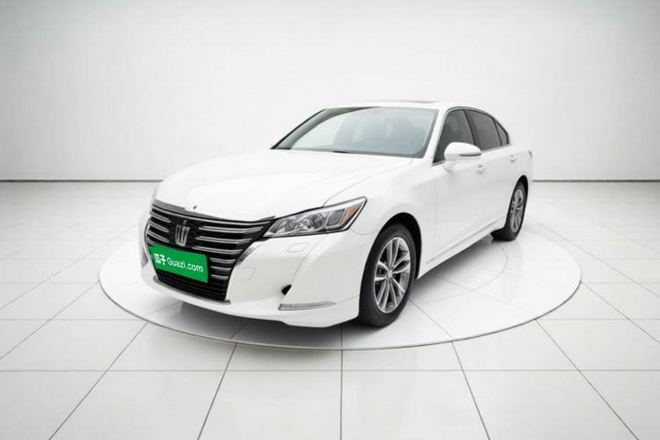 Toyota Crown 2015