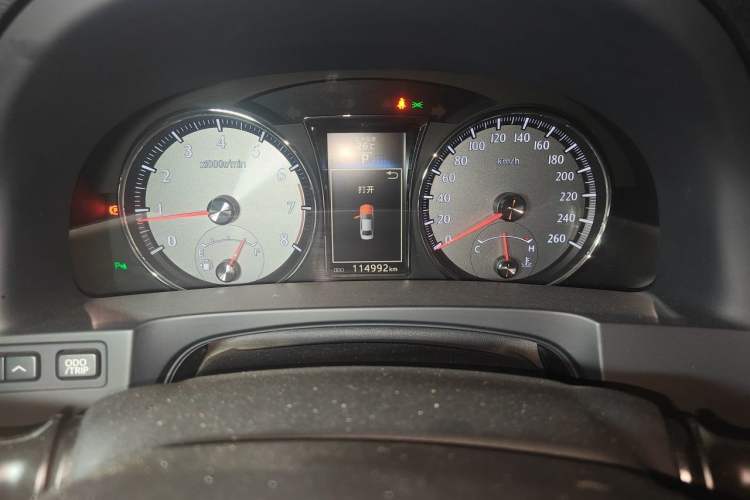 Used Toyota Crown 2015 2.5L Fashion Limited Edition Odometer Close Up