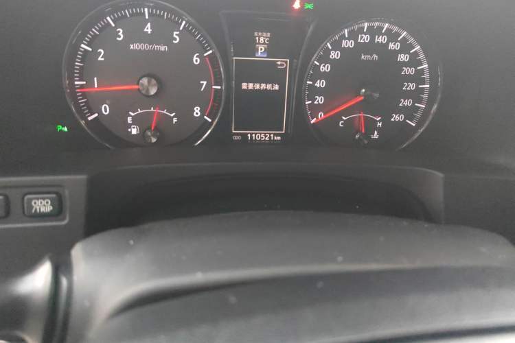 Used Toyota Crown 2015 2.0T Fashion Edition Odometer Close Up