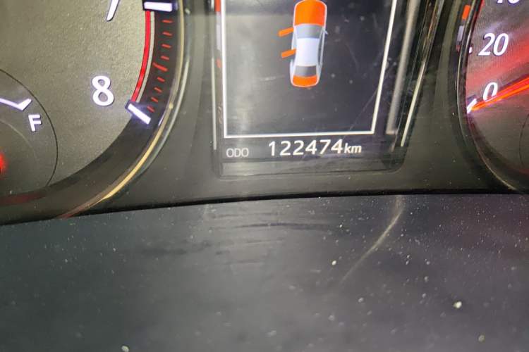 Used Toyota Crown 2015 2.5L Smart Edition Odometer Close Up