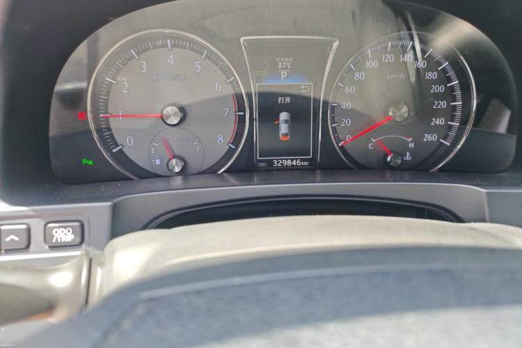 Used Toyota Crown 2015 2.5L Smart Edition Odometer Close Up