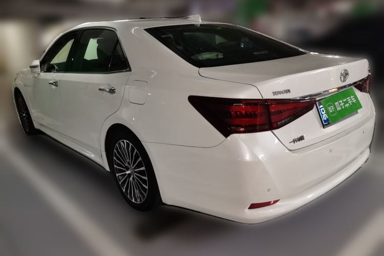 Used Toyota Crown 2015 2.5L Luxury Edition Rear Left 45 Deg