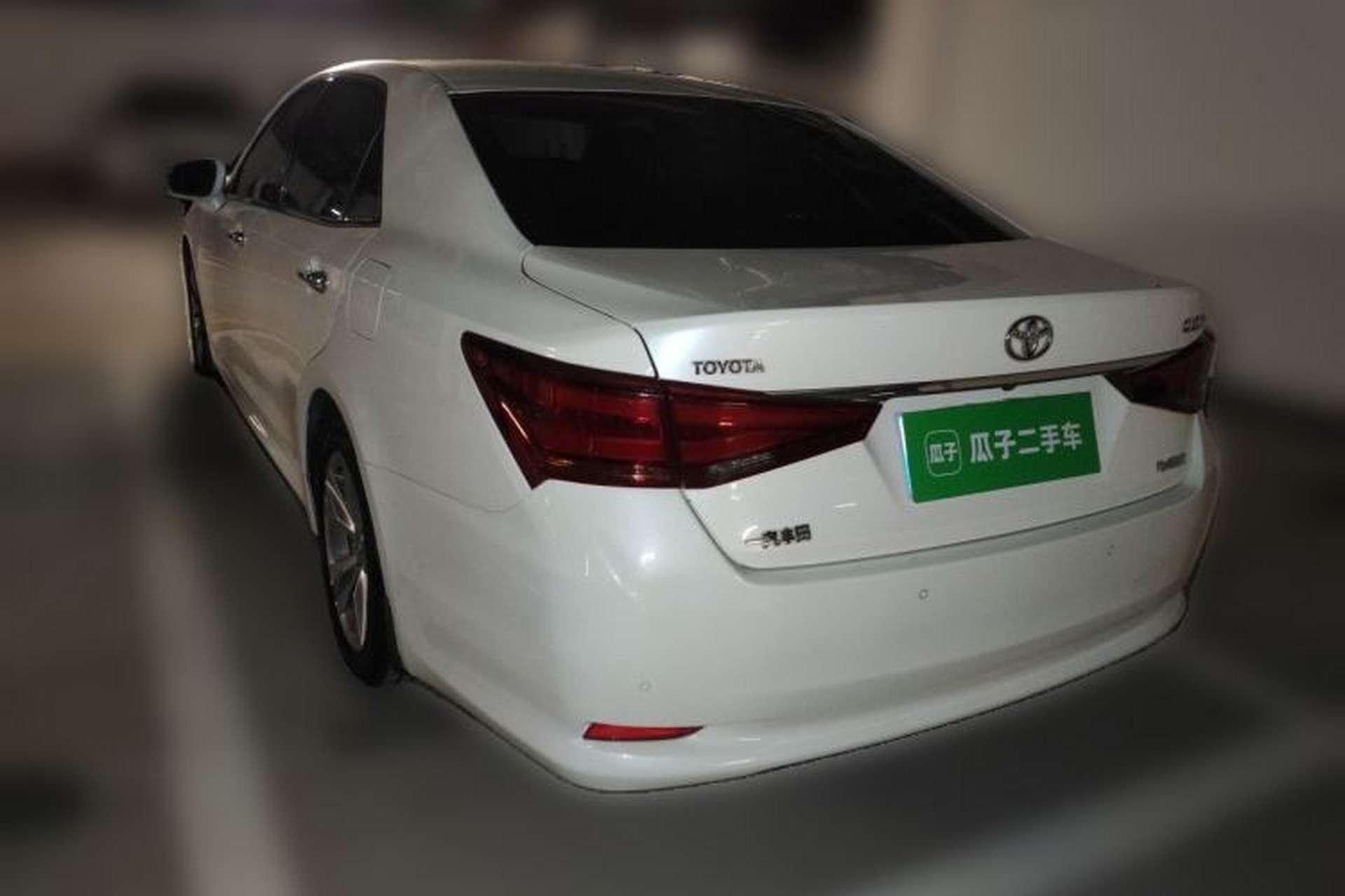 Used Toyota Crown 2015 2.0T Fashion Edition Rear Left 45 Deg