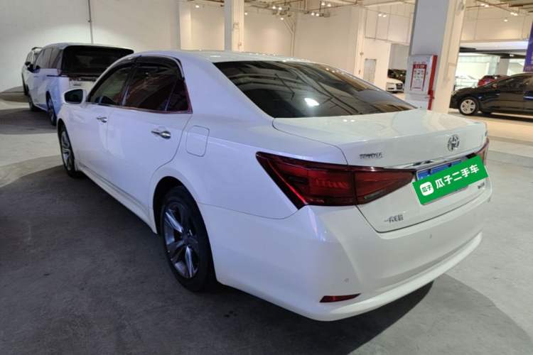 Used Toyota Crown 2015 2.0T Fashion Edition Rear Left 45 Deg