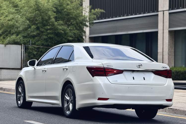 Used Toyota Crown 2015 2.5L Smart Edition Rear Left 45 Deg