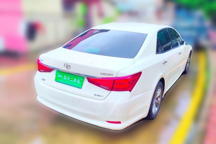 Used Toyota Crown 2015 2.0T Fashion Edition Rear Right 45 Deg