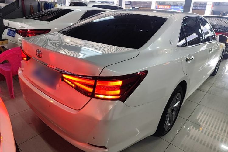 Used Toyota Crown 2015 2.0T Fashion Edition Rear Right 45 Deg