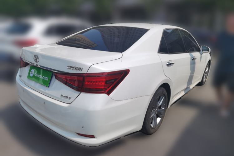 Used Toyota Crown 2015 2.0T Fashion Edition Rear Right 45 Deg