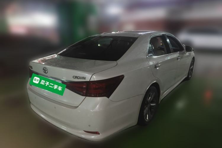Used Toyota Crown 2015 2.5L Fashion Limited Edition Rear Right 45 Deg