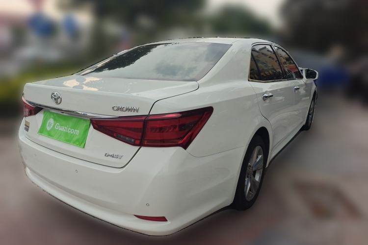 Used Toyota Crown 2015 2.0T Fashion Edition Rear Right 45 Deg