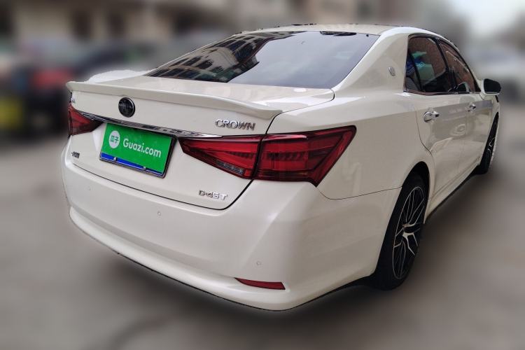 Used Toyota Crown 2015 2.0T Elite Edition Rear Right 45 Deg