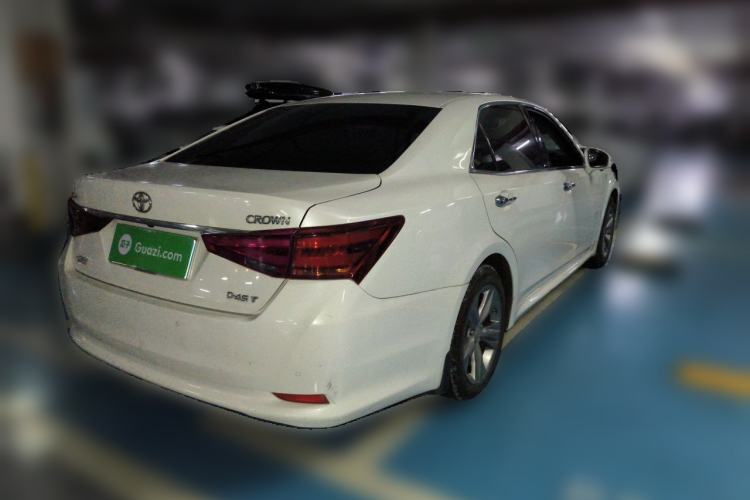 Used Toyota Crown 2015 2.0T Fashion Edition Rear Right 45 Deg