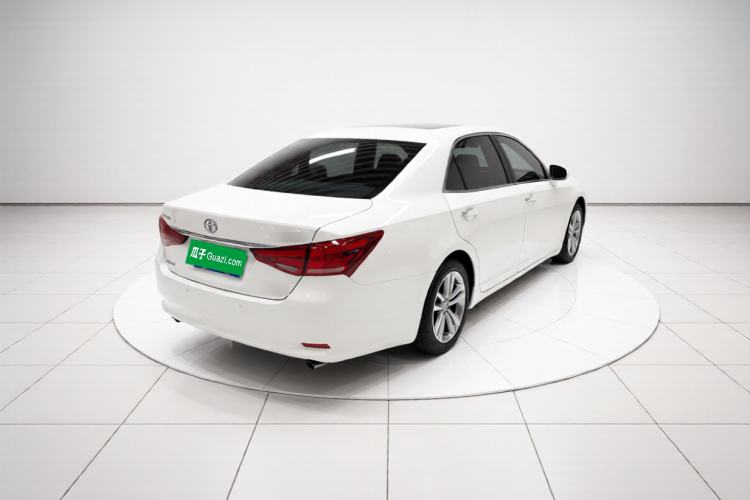 Used Toyota Crown 2015 2.0T Fashion Edition Rear Right 45 Deg