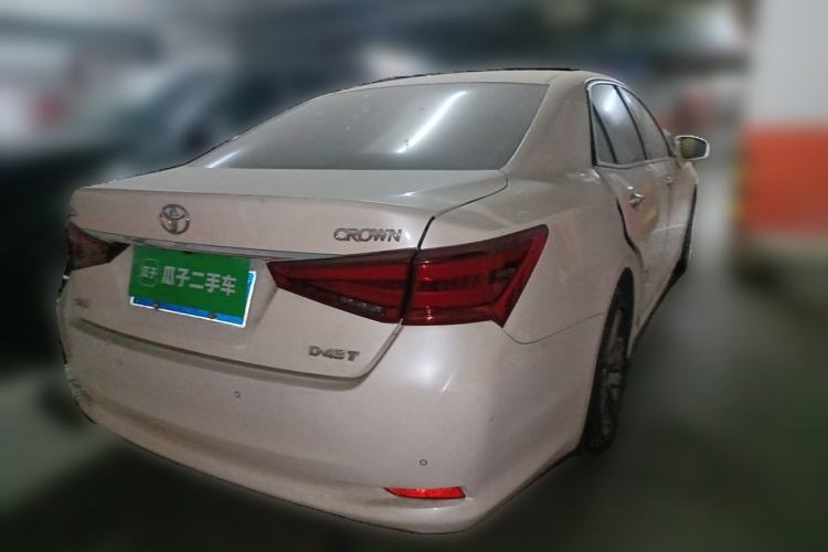 Used Toyota Crown 2015 2.0T Fashion Edition Rear Right 45 Deg