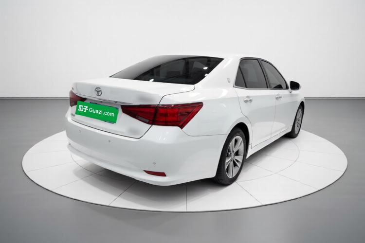 Used Toyota Crown 2015 2.0T Fashion Edition Rear Right 45 Deg