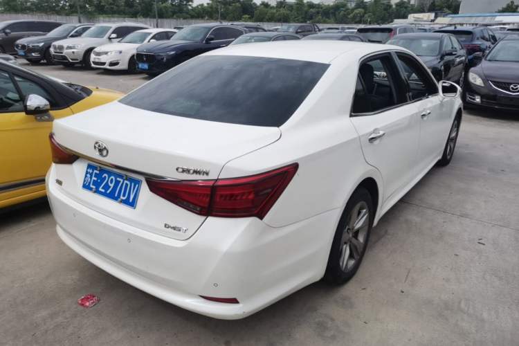 Used Toyota Crown 2015 2.0T Fashion Edition Rear Right 45 Deg