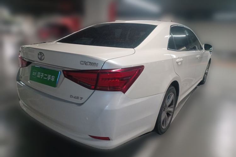 Used Toyota Crown 2015 2.0T Pioneer Edition Rear Right 45 Deg