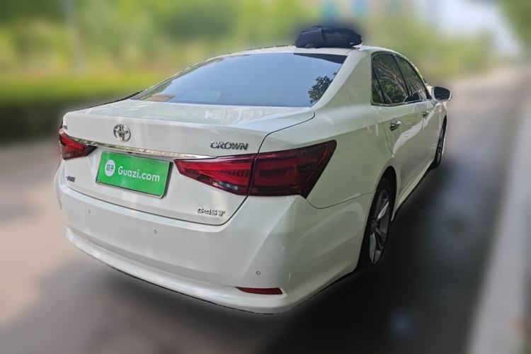 Used Toyota Crown 2015 2.0T Fashion Edition Rear Right 45 Deg