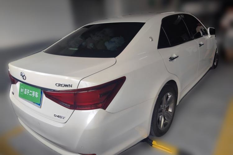 Used Toyota Crown 2015 2.0T Fashion Edition Rear Right 45 Deg