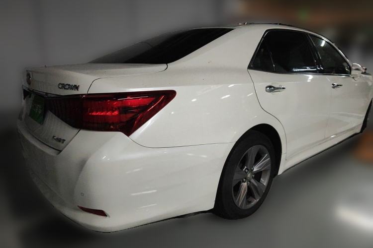 Used Toyota Crown 2015 2.0T Fashion Edition Rear Right 45 Deg