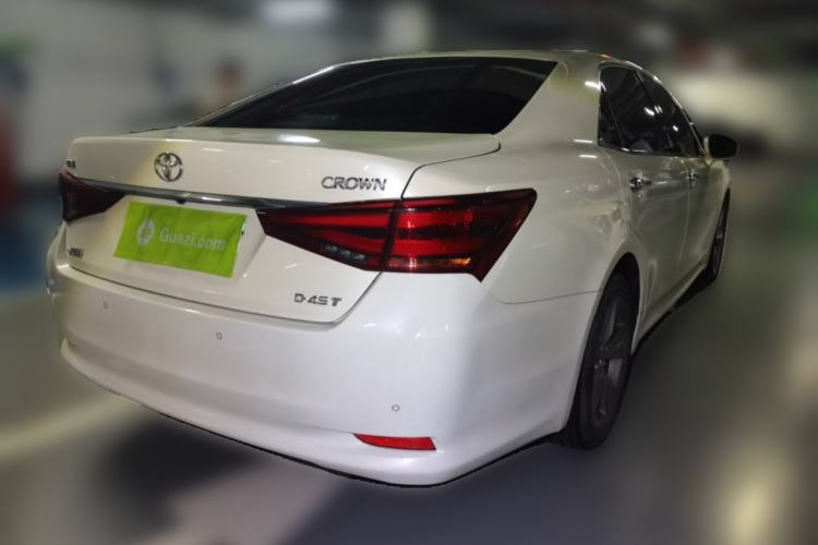 Used Toyota Crown 2015 2.0T Fashion Edition Rear Right 45 Deg