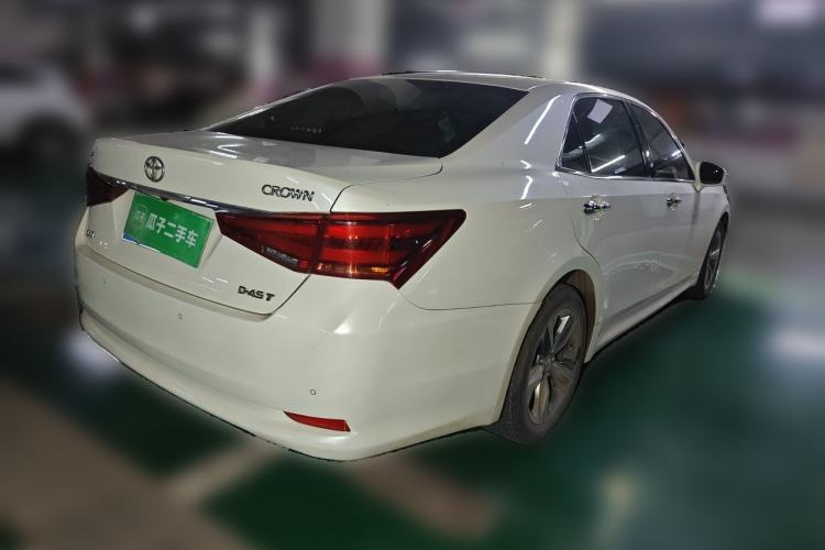 Used Toyota Crown 2015 2.0T Fashion Edition Rear Right 45 Deg