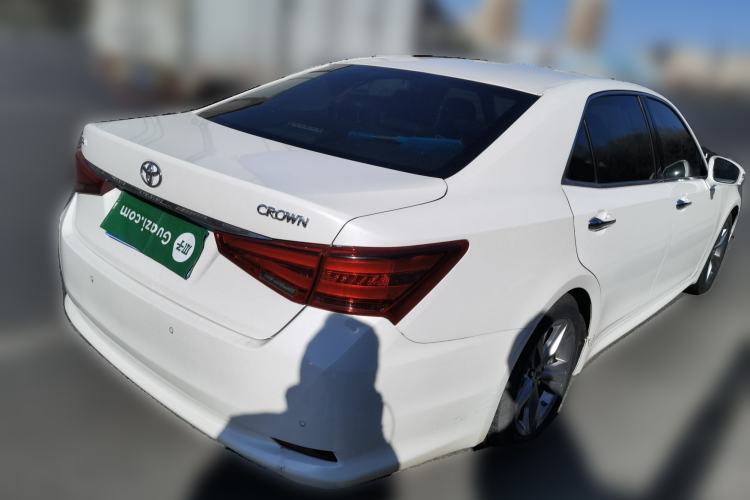 Used Toyota Crown 2015 2.0T Fashion Edition Rear Right 45 Deg