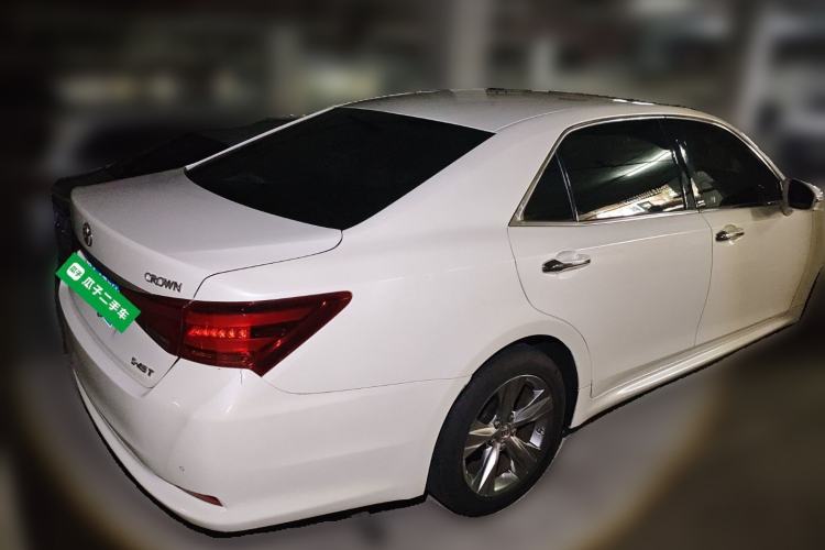 Used Toyota Crown 2015 2.0T Fashion Edition Rear Right 45 Deg