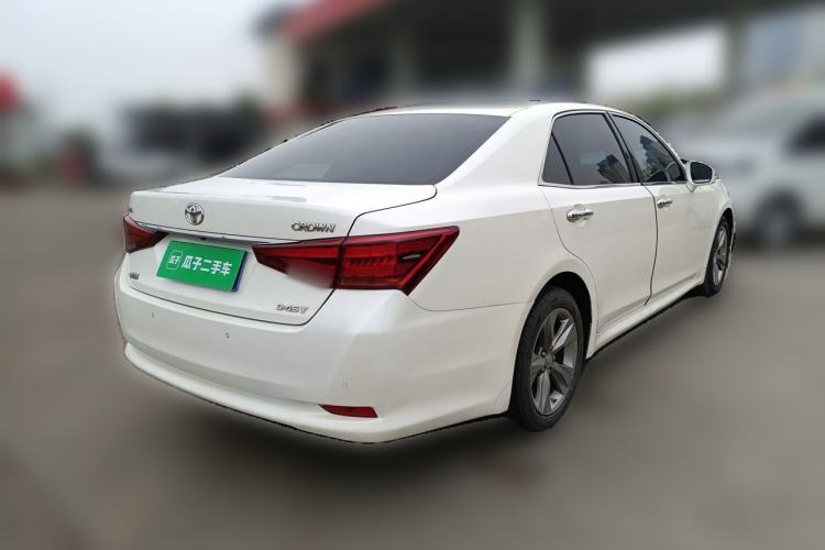 Used Toyota Crown 2015 2.0T Fashion Edition Rear Right 45 Deg