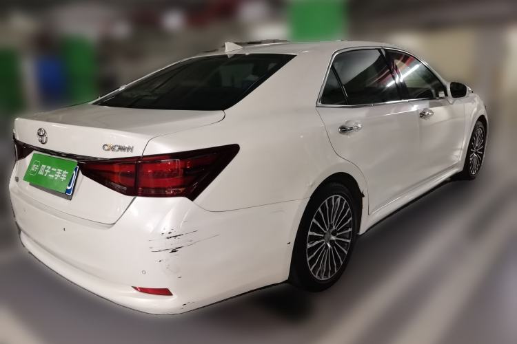 Used Toyota Crown 2015 2.5L Luxury Edition Rear Right 45 Deg