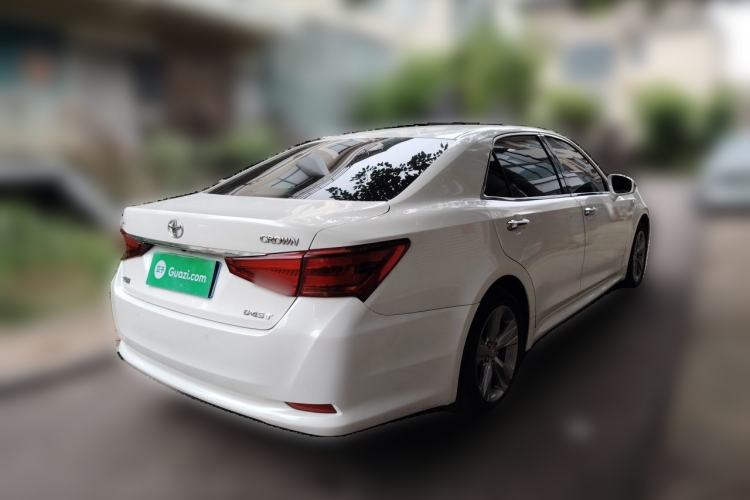 Used Toyota Crown 2015 2.0T Fashion Edition Rear Right 45 Deg
